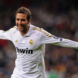 开云官方-尤文图斯在意甲联赛中排名第四，成功晋级欧冠。，意甲尤文图斯队员名单